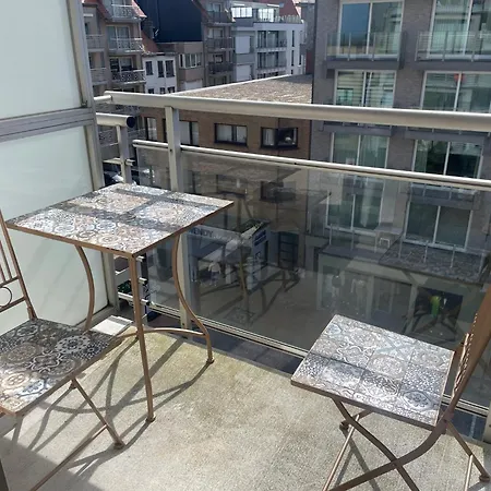 In Near The Beach, Cleaning Included Lägenhet