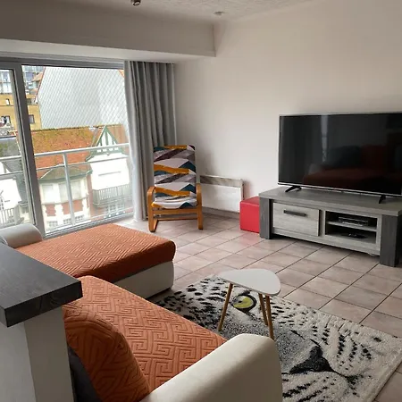 In Near The Beach, Cleaning Included * Nieuwpoort